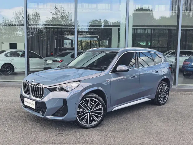 Фотография автомобиля — BMW X1