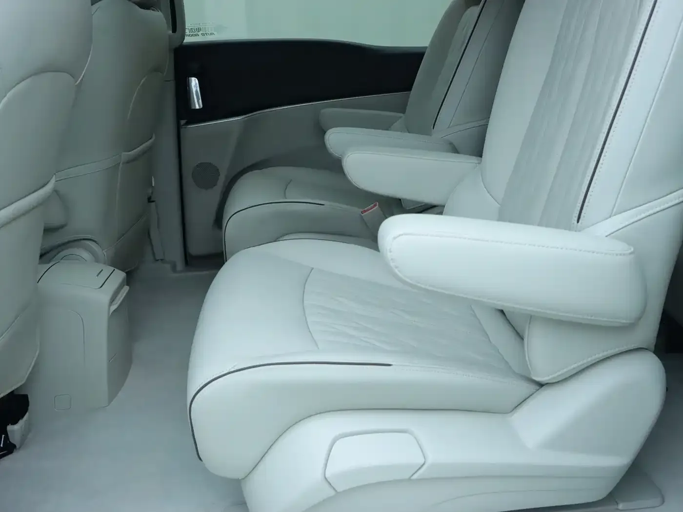 Buick Buick GL8 2021 Land Business Class 652T Luxury — Фото автомобиля 14