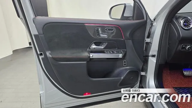 Mercedes-Benz GLB-Class — Фото автомобиля 23