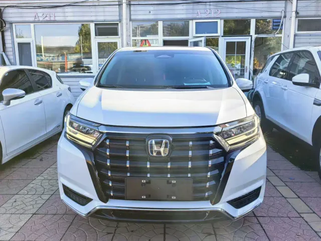 Honda Elysion — Фото автомобиля 3