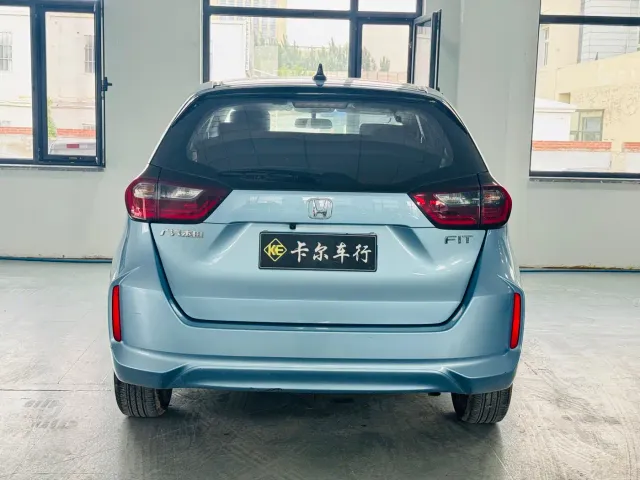 Honda Fit — Фото автомобиля 8
