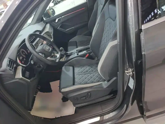 Audi Q3 — Фото автомобиля 14