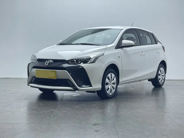 Фотография автомобиля — Toyota YARiS L Zhi Xuan