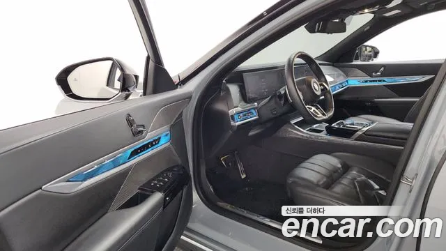 BMW 7-Series 7 серия (G70) 740i sDrive M Sport — Фото автомобиля 3