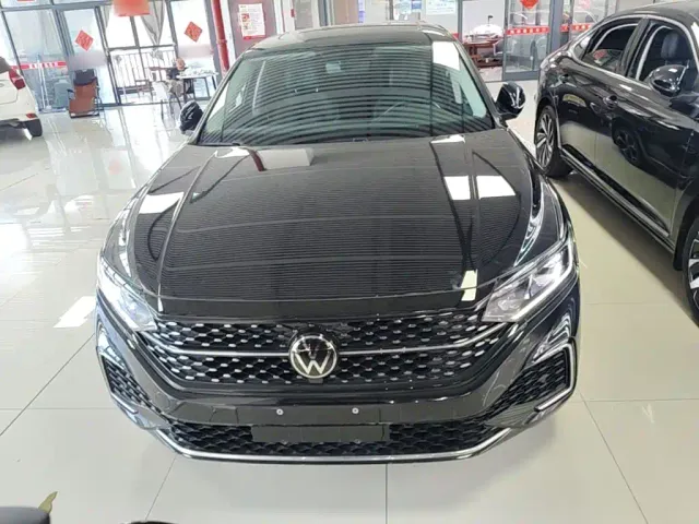 Volkswagen Passat — Фото автомобиля 2