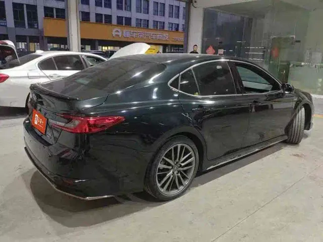 Toyota Camry — Фото автомобиля 2