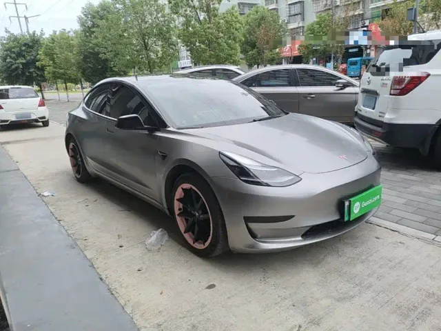 Tesla Model 3 — Фото автомобиля 3