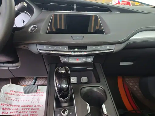 Cadillac XT4 — Фото автомобиля 12