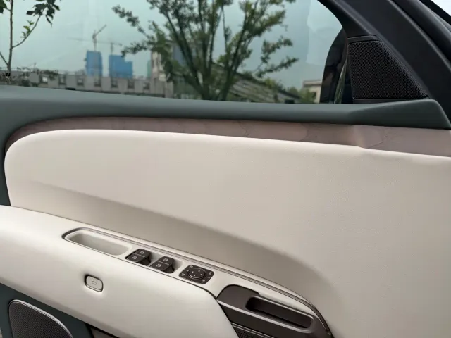 Li Auto L9 — Фото автомобиля 20