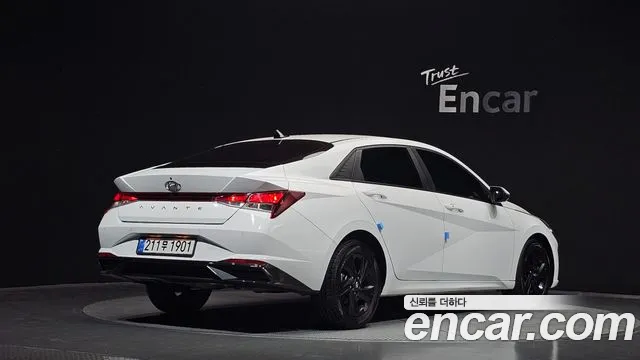 Hyundai Avante CN7 — Фото автомобиля 2