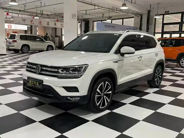 Фотография автомобиля — Volkswagen Tharu