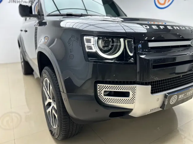 Land Rover Defender — Фото автомобиля 4
