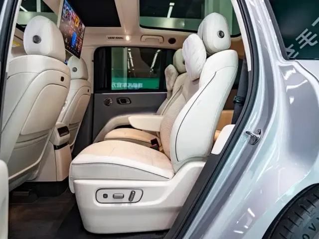 Li Auto Li i8 2025 Standard Edition — Фото автомобиля 19