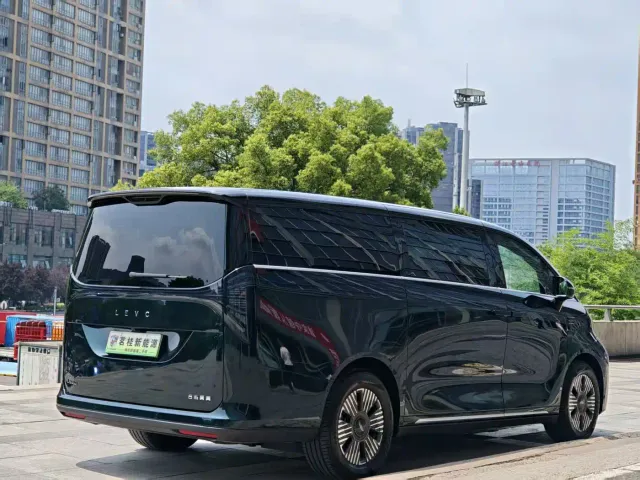 Geely Yizhen L380 — Фото автомобиля 8