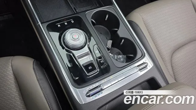 Kia Carnival Generation 4 — Фото автомобиля 9