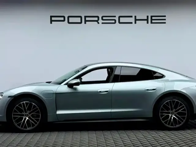 Porsche Taycan — Фото автомобиля 4