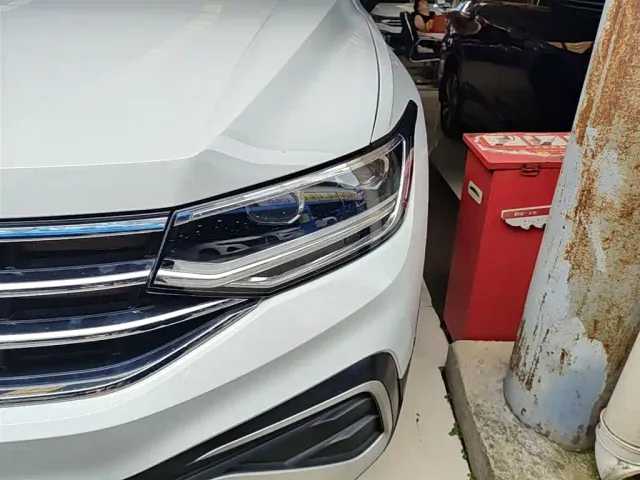 Volkswagen Tiguan L — Фото автомобиля 23