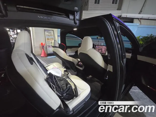 Tesla Model X — Фото автомобиля 5