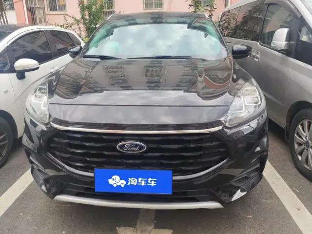 Ford Escape — Фото автомобиля 2