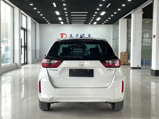 Honda Fit — Фото автомобиля 5