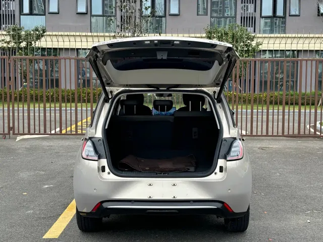 Baojun Baojun Cloud 2023 460 Max — Фото автомобиля 17