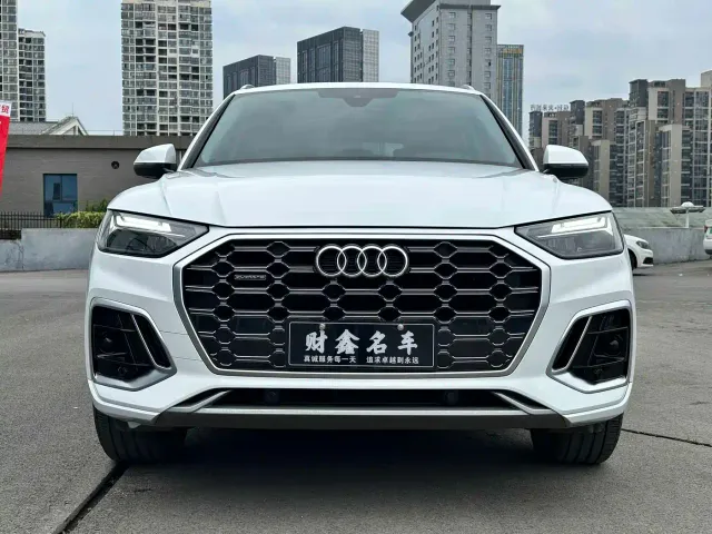 Audi Q5L — Фото автомобиля 2