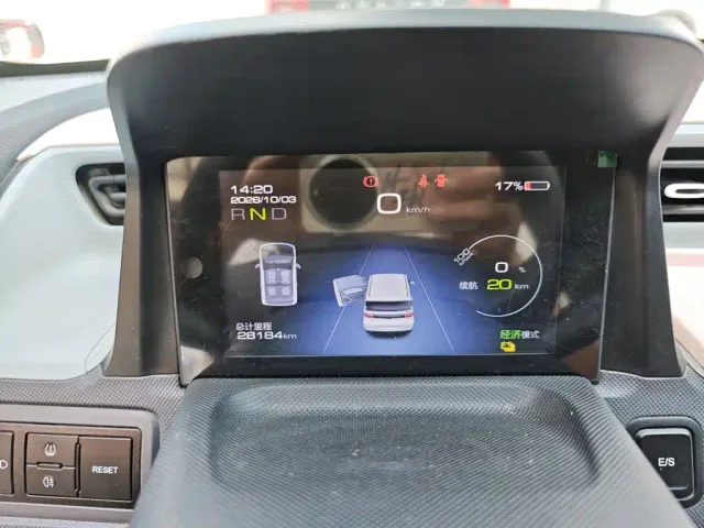 Wuling Hongguang Mini EV — Фото автомобиля 11