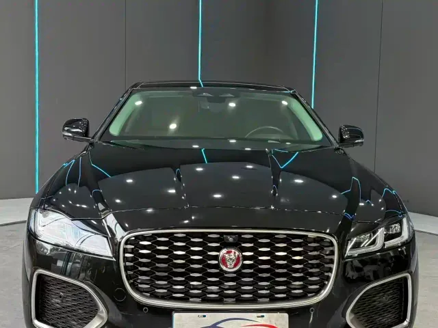 Jaguar XFL — Фото автомобиля 2