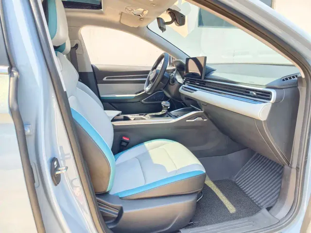 Geely Emgrand — Фото автомобиля 6