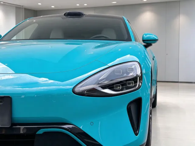 Xiaomi SU7 — Фото автомобиля 21