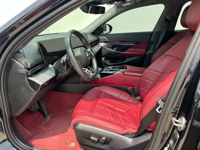BMW 5 Series — Фото автомобиля 6