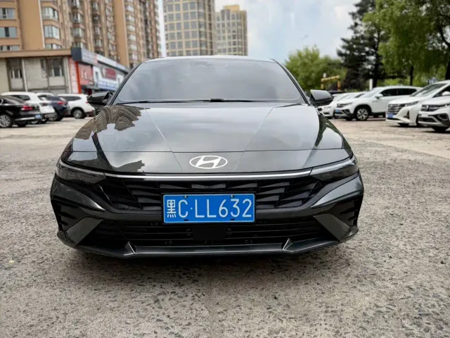 Hyundai Elantra — Фото автомобиля 2