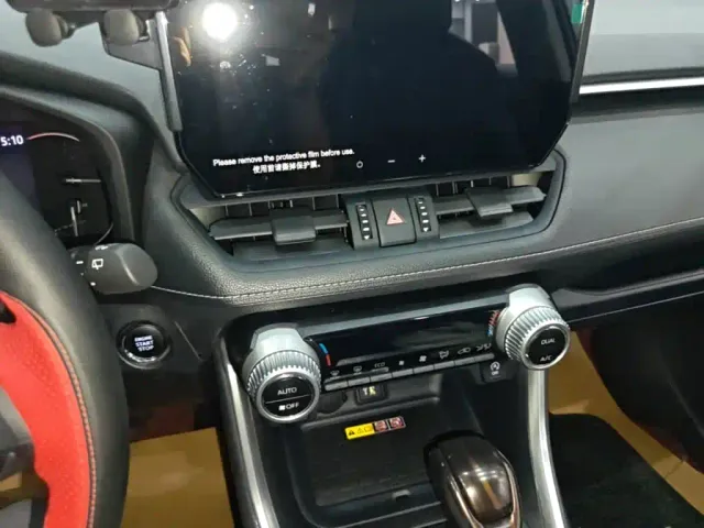 Toyota RAV4 — Фото автомобиля 17