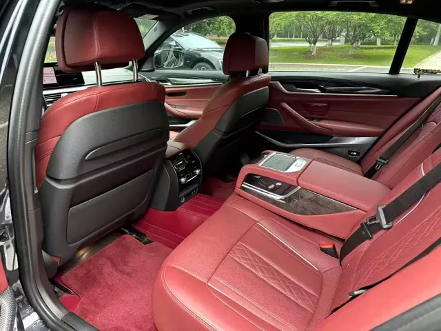 BMW 5 Series — Фото автомобиля 5