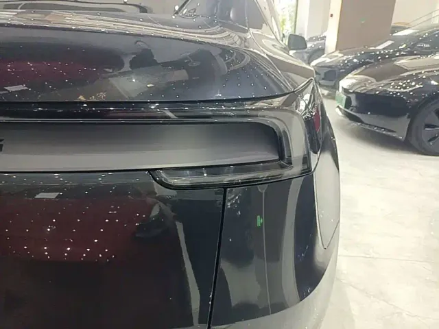 Tesla Model Y — Фото автомобиля 7