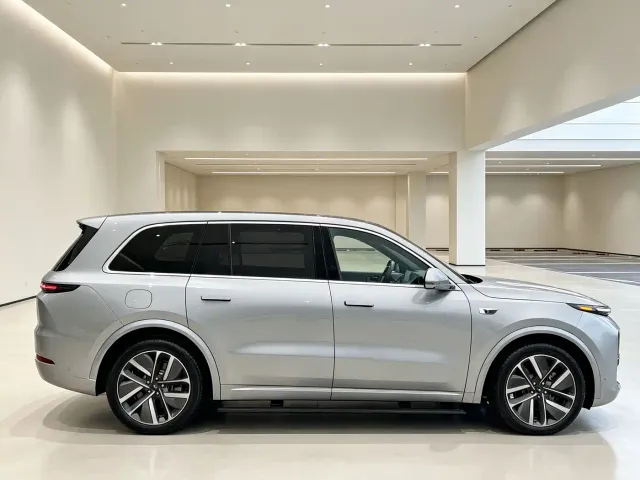 Li Auto L9 — Фото автомобиля 5