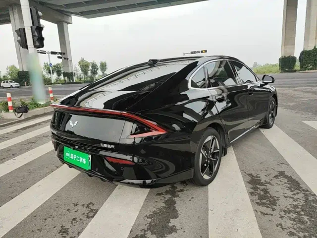 Wuling Starlight — Фото автомобиля 6
