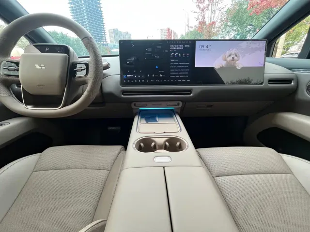 Li Auto i6 — Фото автомобиля 8