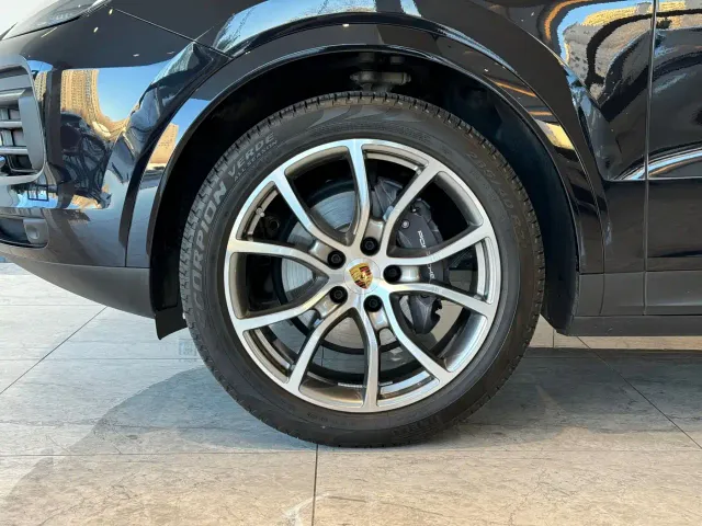Porsche Cayenne — Фото автомобиля 4