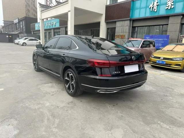Volkswagen Passat — Фото автомобиля 7