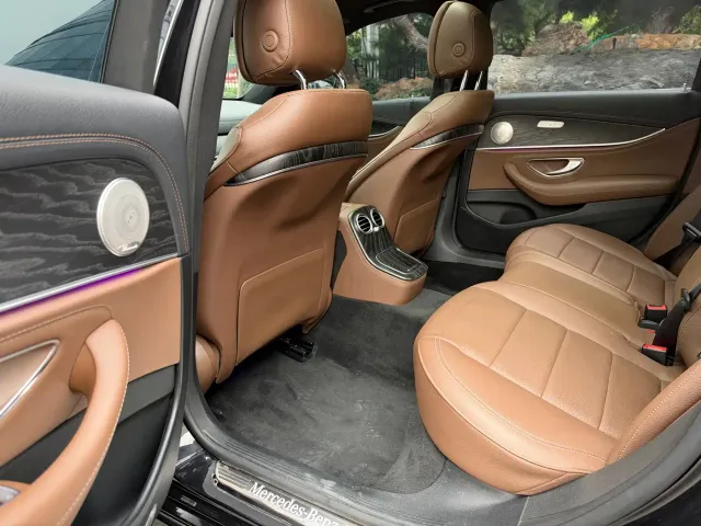 Mercedes-Benz E-Class — Фото автомобиля 10