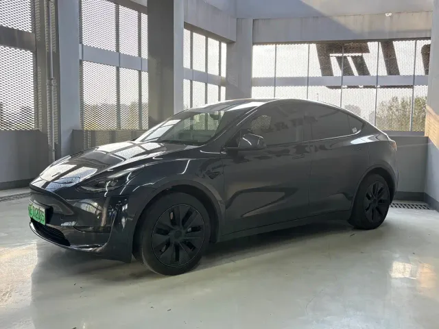 Фотография автомобиля — Tesla Model Y