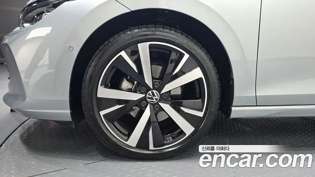 Volkswagen Golf Golf 8 поколение 2.0 TDI Prestige — Фото автомобиля 3