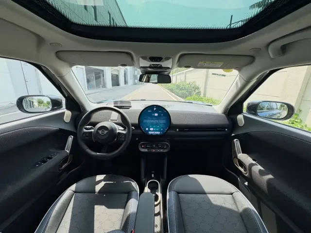 MINI Electric MINI ACEMAN — Фото автомобиля 14