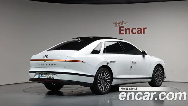 Hyundai Grandeur GN7 — Фото автомобиля 2