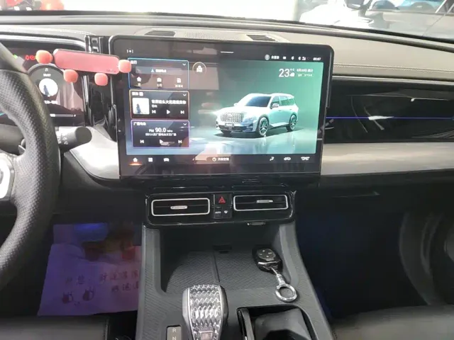 GAC Trumpchi GS8 — Фото автомобиля 12