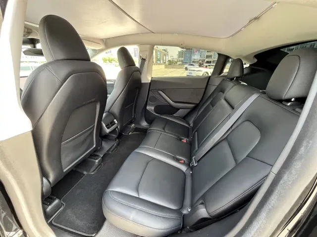 Tesla Model Y — Фото автомобиля 7