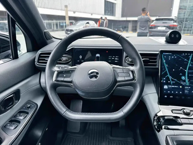 Nio ES8 — Фото автомобиля 8
