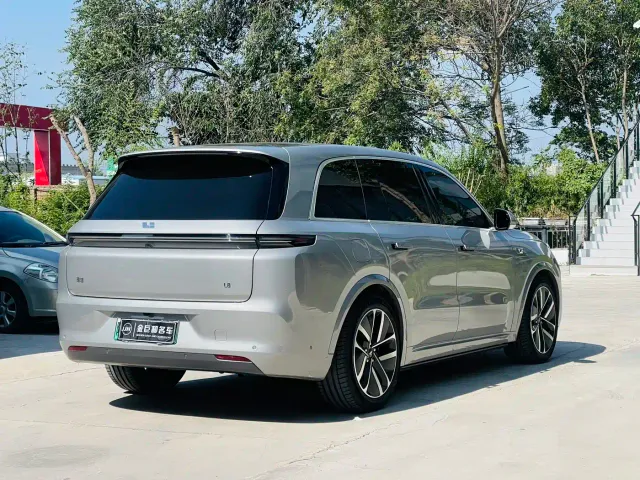 Li Auto L8 — Фото автомобиля 23