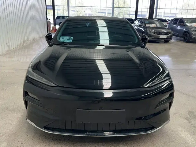 Geely Galaxy Xingyao 8 — Фото автомобиля 12